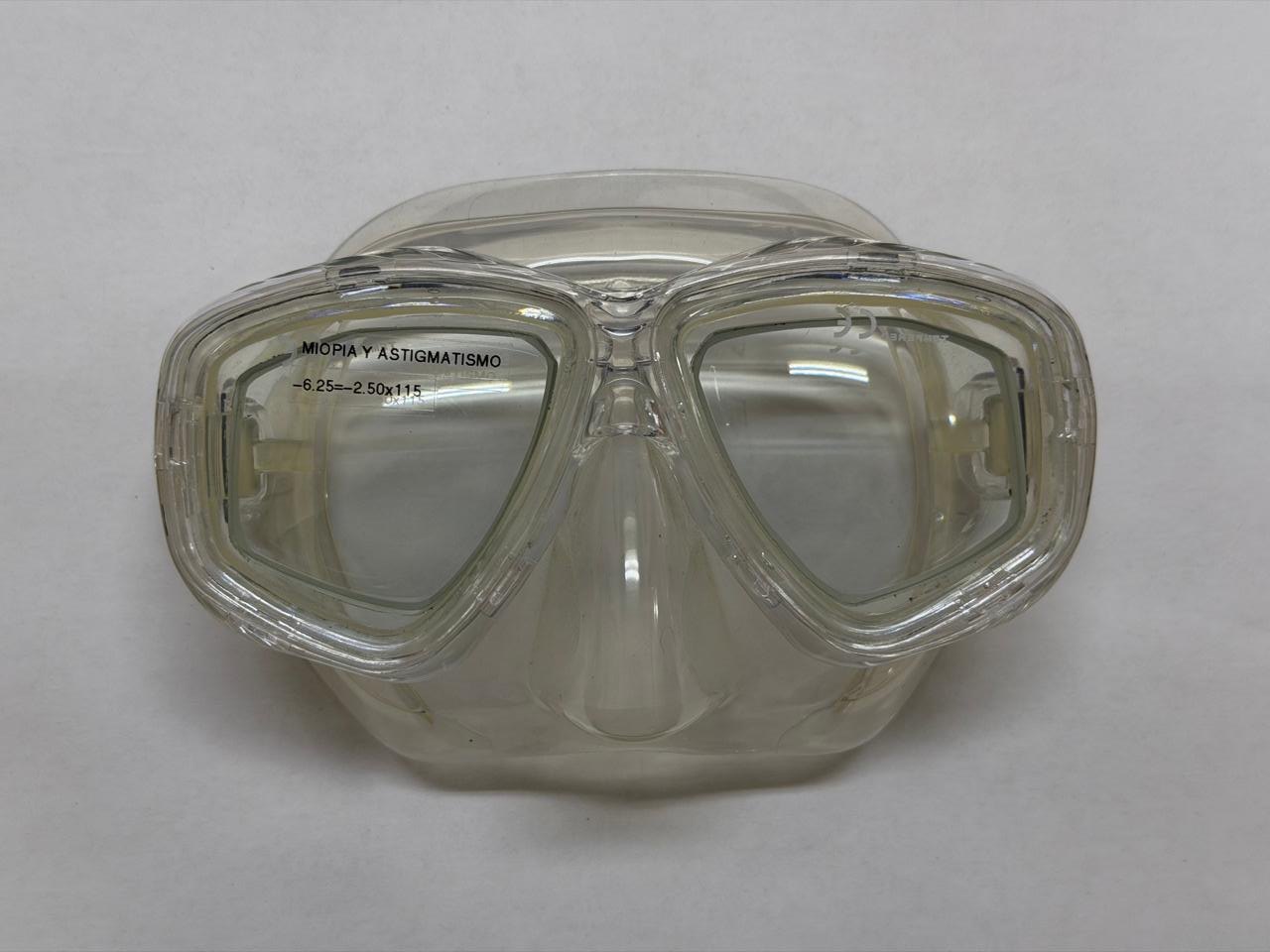 Visor de buceo con graduación incorporada por Atelier Visual, modelo 5